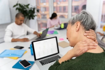 Why Chiropractic Care is Essential for Desk Workers