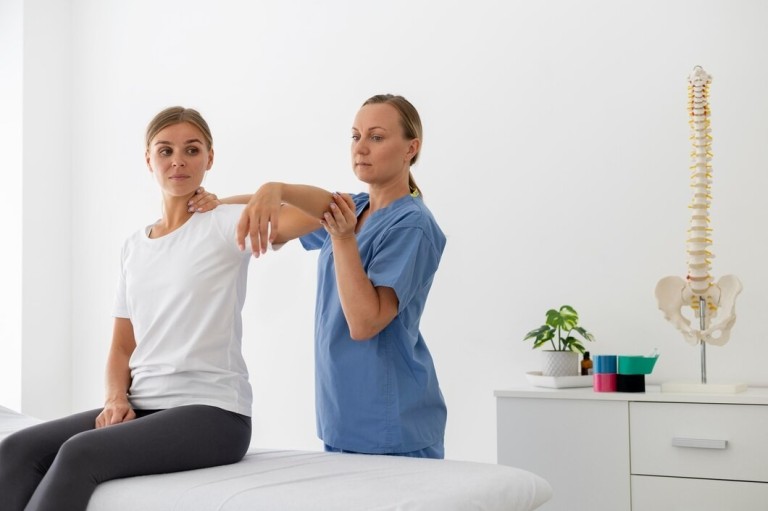 Chiropractic Care vs. Traditional Pain Relief: Why Choose a Drug-Free Approach?